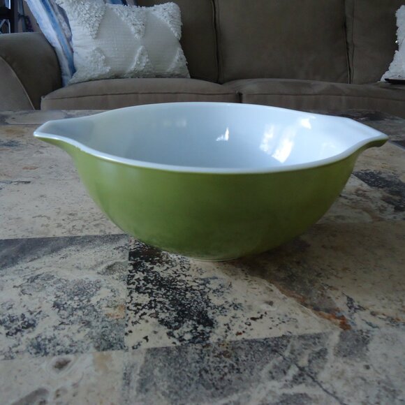 Pyrex Bowl Cinderella 443 2.5 qt. Vintage Mint - Picture 3 of 5